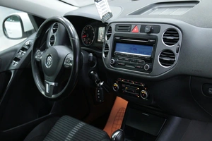 Внедорожник Volkswagen Tiguan 2011 года, 1198000 рублей, Солонцы