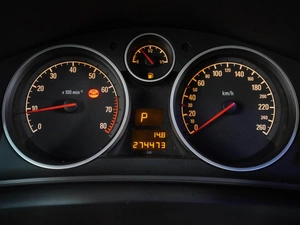 Седан Opel Astra 2012 года, 749000 рублей, Воронеж