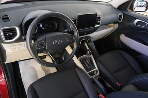 Внедорожник Hyundai Venue 2021 года, 2199000 рублей, Омск