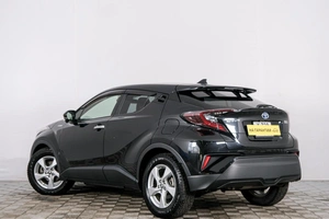 Внедорожник Toyota C-HR 2018 года, 2199000 рублей, Красноярск