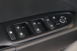 Внедорожник Hyundai Venue 2021 года, 2349000 рублей, Омск