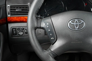 Седан Toyota Avensis 2006 года, 699000 рублей, Тюмень