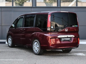 Минивэн Honda Stepwgn 2017 года, 1869000 рублей, Кирилловка