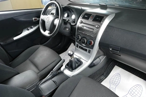 Седан Toyota Corolla 2012 года, 699000 рублей, Тюмень