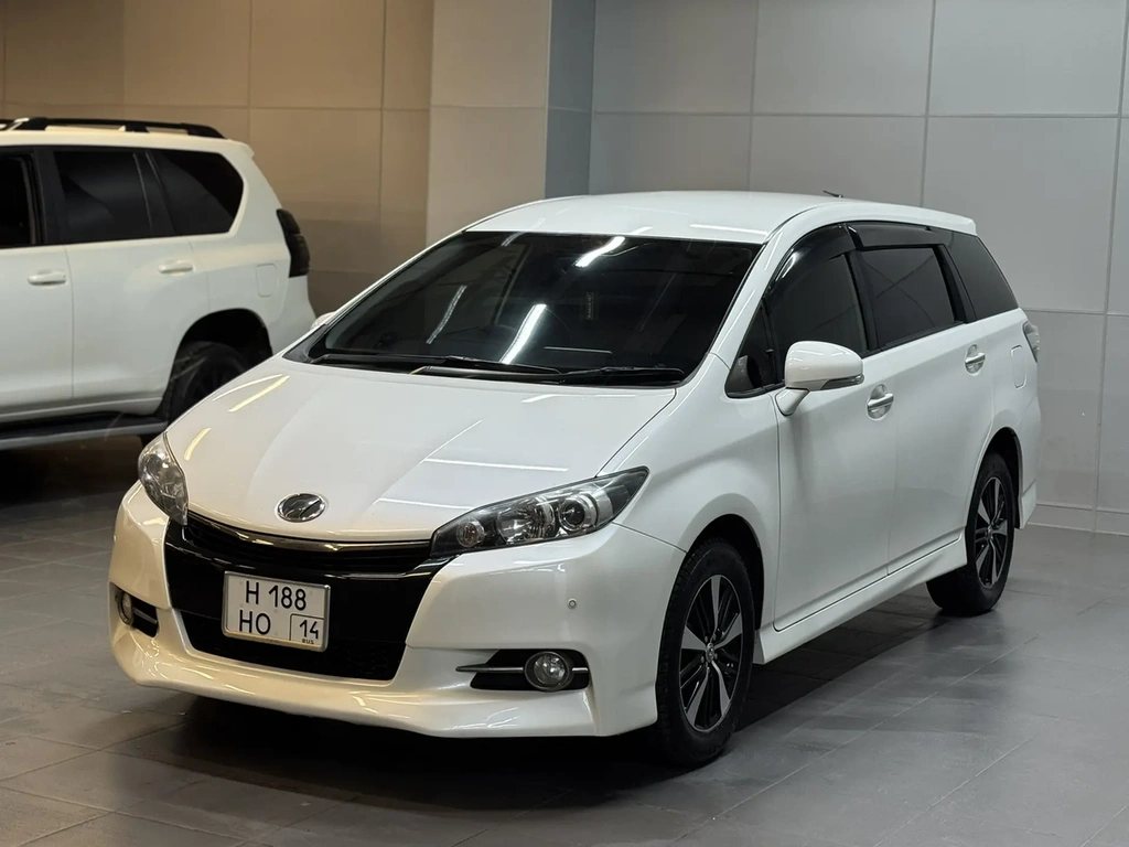 Минивэн Toyota Wish 2014 года, 1817000 рублей, Красноярск