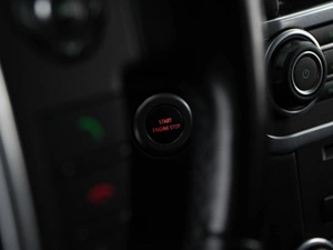 Внедорожник Land Rover Discovery 2011 года, 1585055 рублей, Москва
