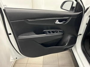 Хетчбэк Kia Rio X-Line 2019 года, 1290000 рублей, Красноярск