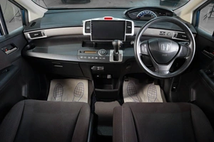 Минивэн Honda Freed 2011 года, 1079000 рублей, Тюмень