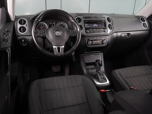 Внедорожник Volkswagen Tiguan 2014 года, 1357000 рублей, Воронеж