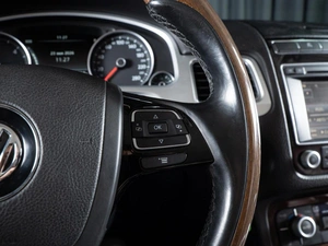 Внедорожник Volkswagen Touareg 2015 года, 3355000 рублей, Волгоград
