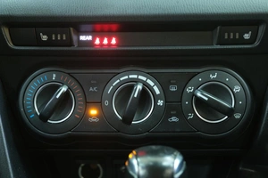 Хетчбэк Mazda 3 2014 года, 1239000 рублей, Омск