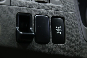 Минивэн Toyota Isis 2008 года, 998000 рублей, Солонцы