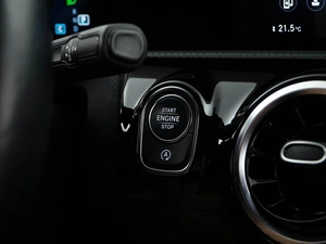 Хетчбэк Mercedes-benz A-класс 2019 года, 1999077 рублей, Москва