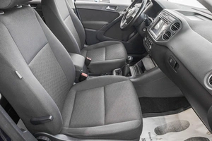 Внедорожник Volkswagen Tiguan 2011 года, 1239000 рублей, Барнаул