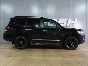 Внедорожник Toyota Land Cruiser 2018 года, 6100000 рублей, Воронеж