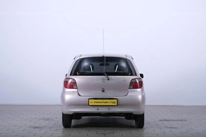 Хетчбэк Toyota Vitz 2000 года, 349000 рублей, Омск