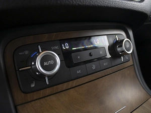 Внедорожник Volkswagen Touareg 2014 года, 2390000 рублей, Омск