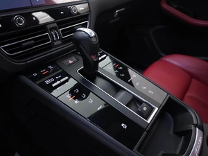 Внедорожник Porsche Macan 2021 года, 7290700 рублей, Москва