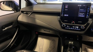 Универсал Toyota Corolla 2019 года, 1999000 рублей, Красноярск