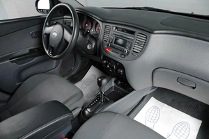 Хетчбэк Kia Rio 2011 года, 769000 рублей, Тюмень