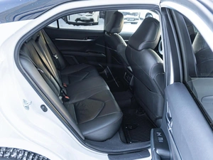 Седан Toyota Camry 2021 года, 3199000 рублей, Санкт-Петербург