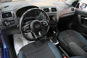 Седан Volkswagen Polo 2020 года, 1419000 рублей, Омск