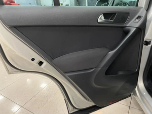 Внедорожник Volkswagen Tiguan 2016 года, 997000 рублей, Солонцы