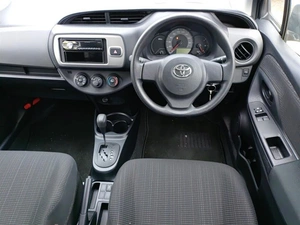 Хетчбэк Toyota Vitz 2015 года, 660000 рублей, Красноярск