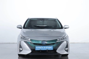 Хетчбэк Toyota Prius PHV 2017 года, 2449000 рублей, Челябинск