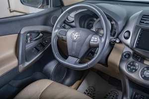 Внедорожник Toyota RAV4 2010 года, 1629000 рублей, Томск