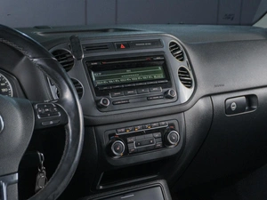 Внедорожник Volkswagen Tiguan 2015 года, 1499000 рублей, Сургут