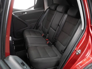 Внедорожник Volkswagen Tiguan 2012 года, 1449000 рублей, Тюмень