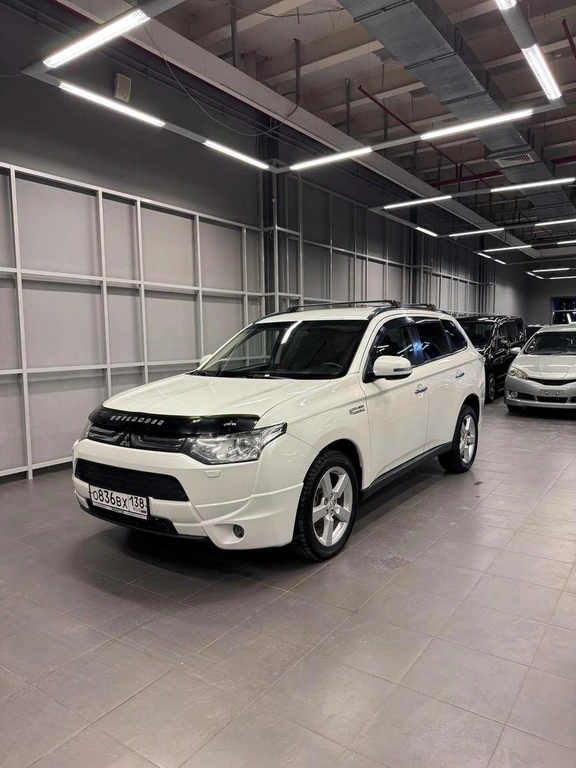 Внедорожник Mitsubishi Outlander 2013 года, 1597000 рублей, Красноярск