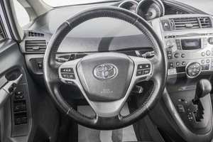 Минивэн Toyota Verso 2009 года, 1149000 рублей, Барнаул