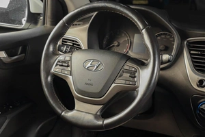 Седан Hyundai Solaris 2017 года, 1169000 рублей, Тюмень