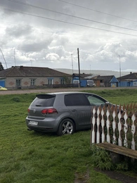 Хетчбэк Volkswagen Golf 2012 года, 860000 рублей, Красноярск