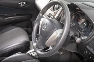 Хетчбэк Nissan Note 2015 года, 949000 рублей, Томск