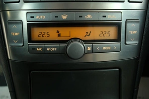 Седан Toyota Avensis 2007 года, 799000 рублей, Омск