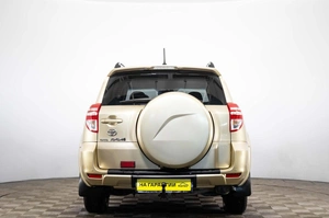 Внедорожник Toyota RAV4 2011 года, 2009000 рублей, Пермь