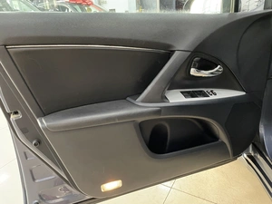 Седан Toyota Avensis 2011 года, 1287000 рублей, Солонцы