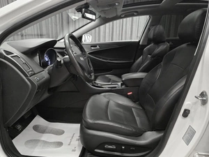 Седан Hyundai Sonata 2010 года, 925000 рублей, Красноярск