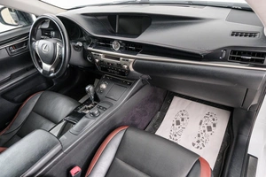 Седан Lexus ES 2015 года, 2099000 рублей, Красноярск