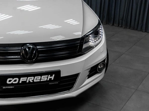 Внедорожник Volkswagen Tiguan 2012 года, 1677000 рублей, Тюмень