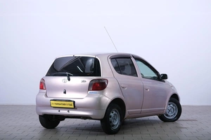 Хетчбэк Toyota Vitz 2000 года, 349000 рублей, Омск