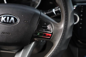 Седан Kia Rio 2013 года, 899000 рублей, Новосибирск