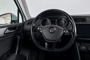 Внедорожник Volkswagen Tiguan 2017 года, 2089000 рублей, Челябинск