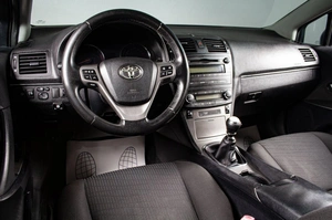 Универсал Toyota Avensis 2009 года, 749000 рублей, Сургут