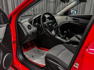 Седан Chevrolet Cruze 2012 года, 645000 рублей, Красноярск