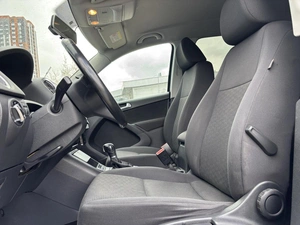 Внедорожник Volkswagen Tiguan 2013 года, 1178000 рублей, Ижевск