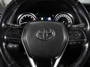 Седан Toyota Camry 2019 года, 2449000 рублей, Тюмень